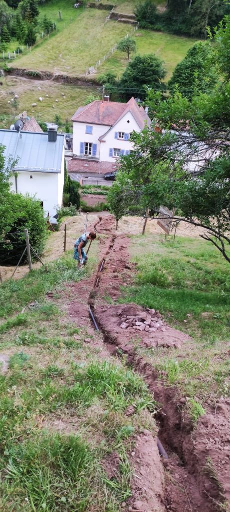 Graben für die neue Wasserleitung