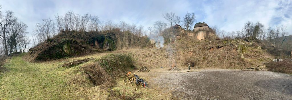 Freie Sicht von unten auf die Kapelle